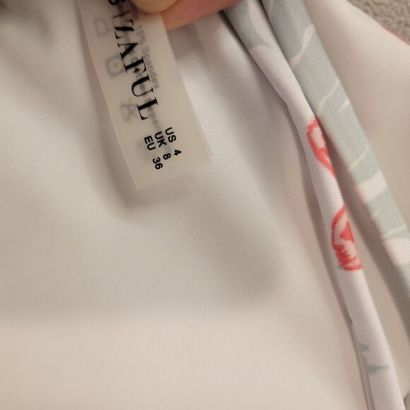 Lot Of Bikini Bras Top Size Small 4 Bikini Swimsuits - Picture 4 of 5